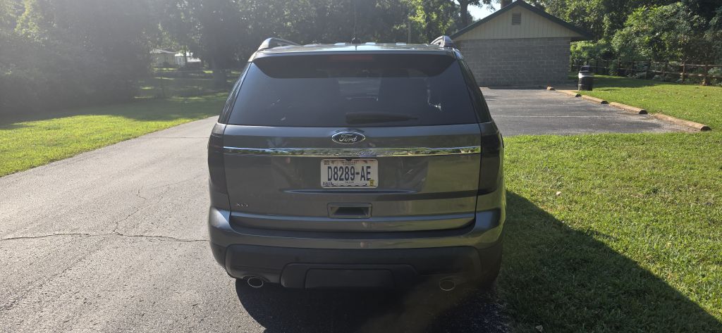 Photo 8 of this FORD EXPLORER