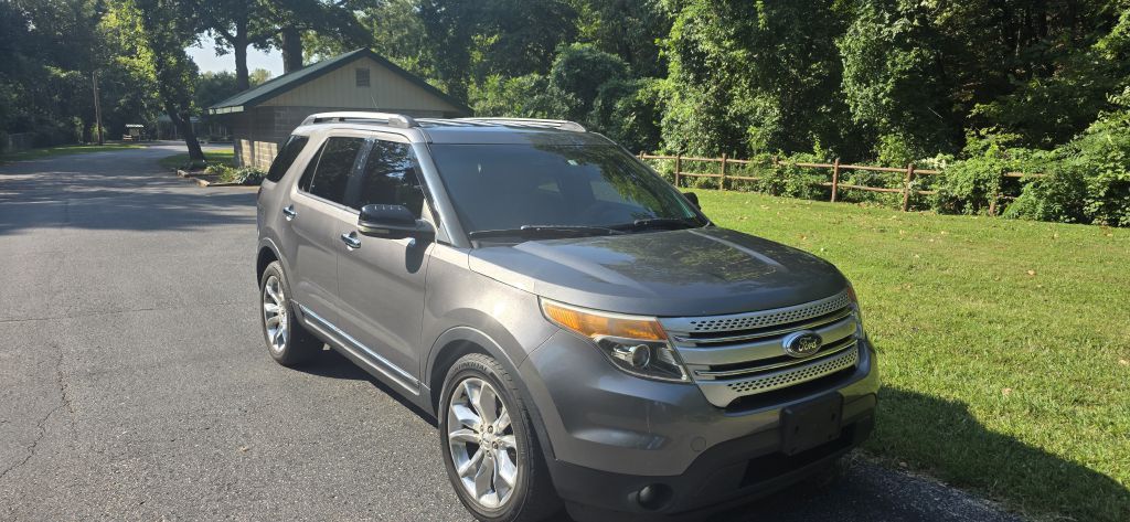 Photo 10 of this FORD EXPLORER