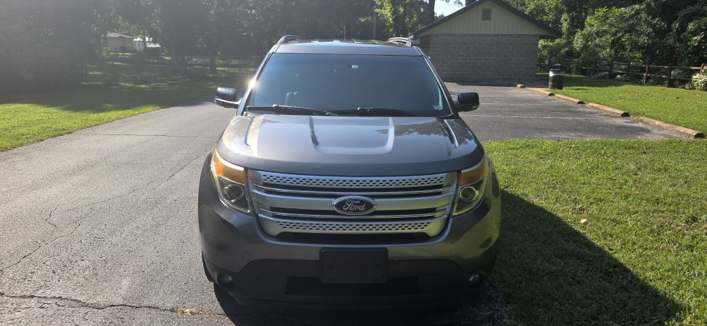 Photo 11 of this FORD EXPLORER