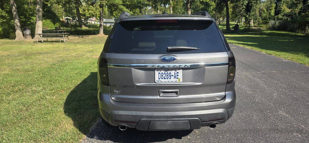 Photo 13 of this FORD EXPLORER