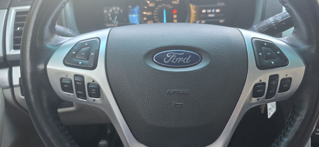Photo 25 of this FORD EXPLORER