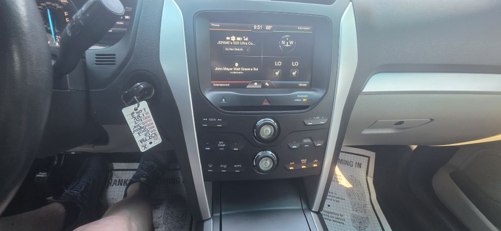 Photo 27 of this FORD EXPLORER