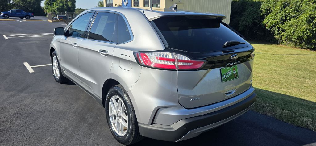 Photo 4 of this FORD EDGE