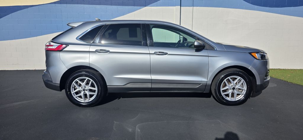 Photo 7 of this FORD EDGE