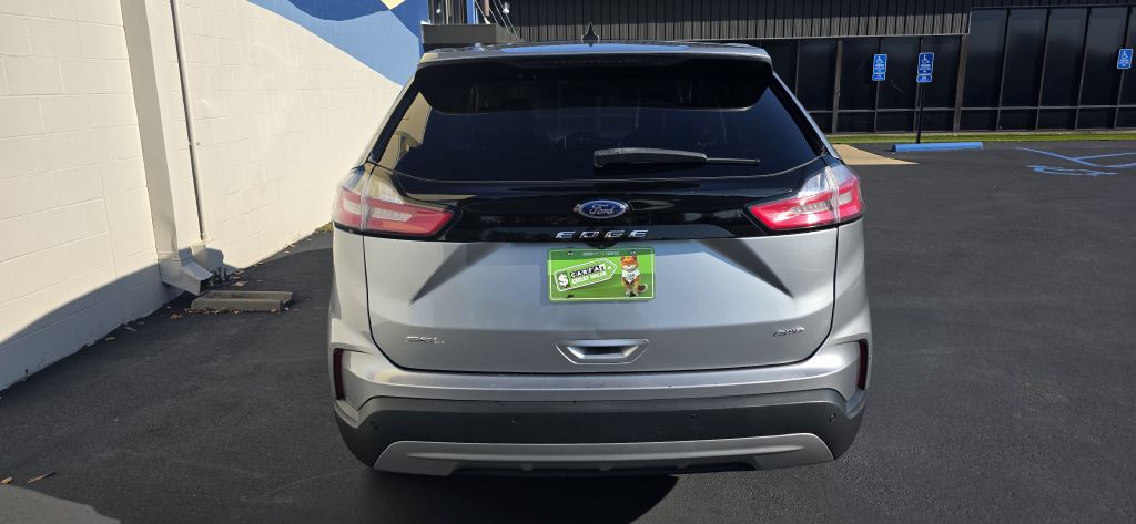 Photo 9 of this FORD EDGE