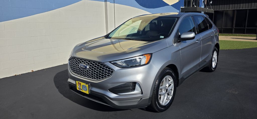 Photo 13 of this FORD EDGE