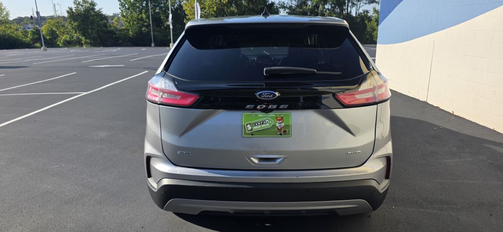 Photo 16 of this FORD EDGE