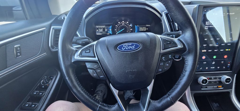 Photo 23 of this FORD EDGE