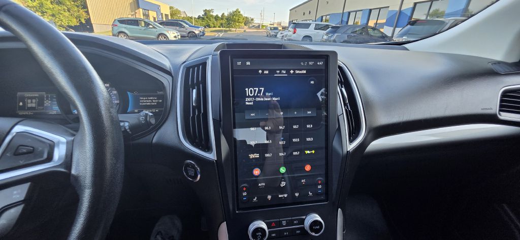 Photo 24 of this FORD EDGE