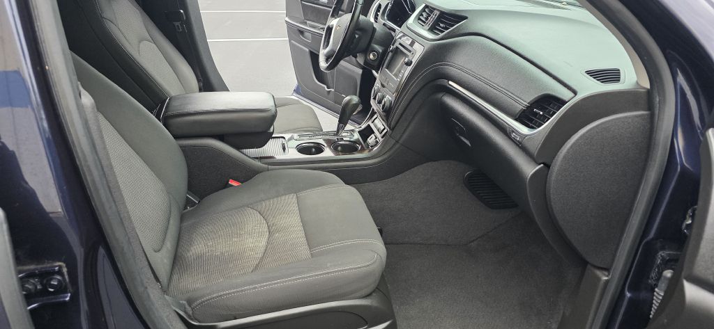 Photo 10 of this CHEVROLET TRAVERSE