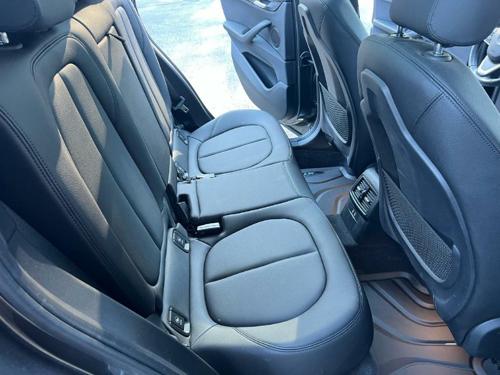 Photo 17 of this BMW X1
