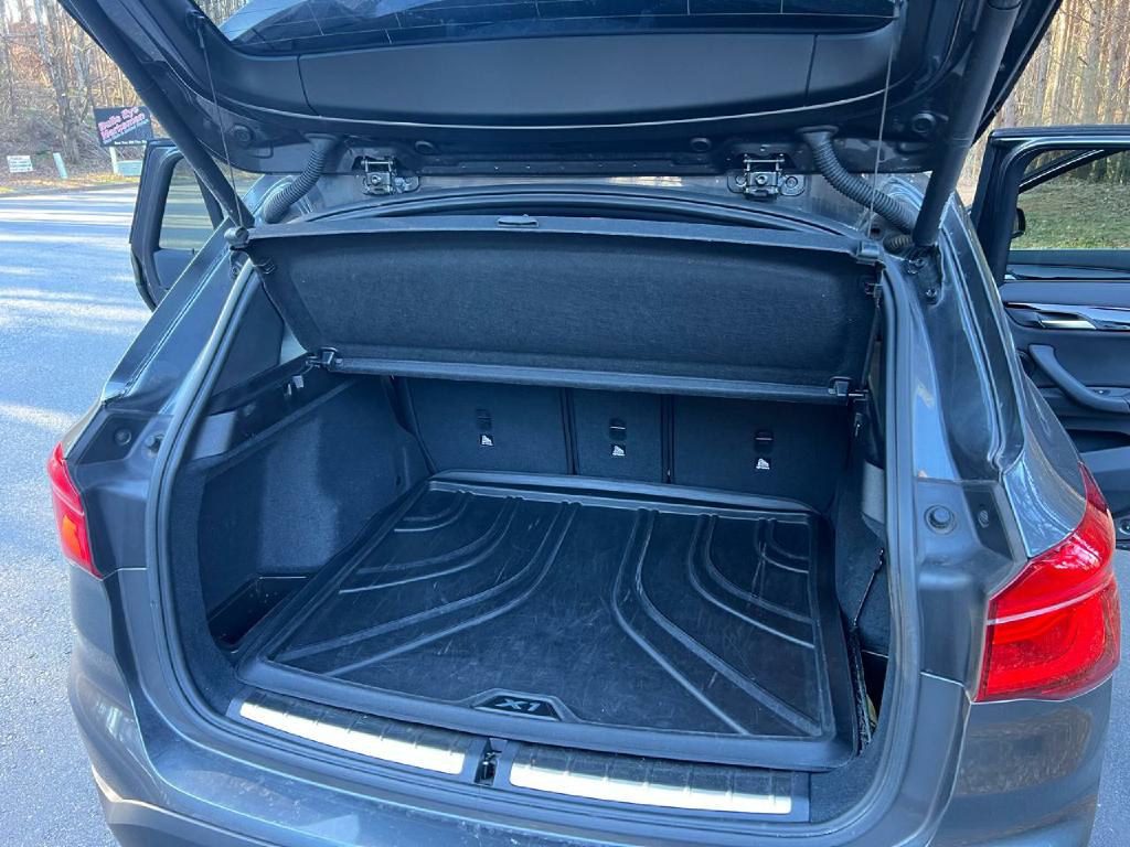 Photo 23 of this BMW X1