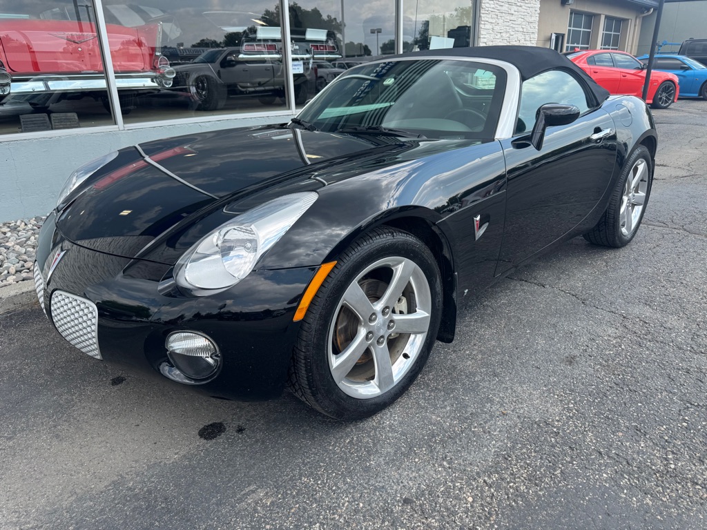 Black 2006 Pontiac Solstice Convertible Rear-Wheel Drive 5-Speed Manual