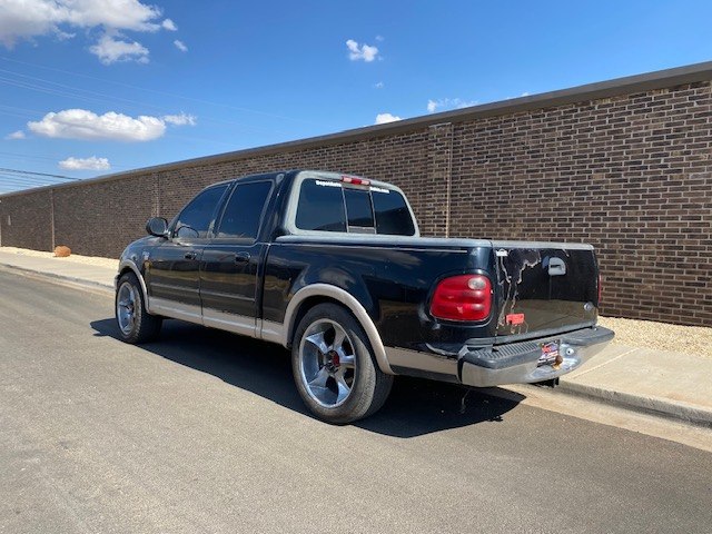 Photo 3 of this FORD F150