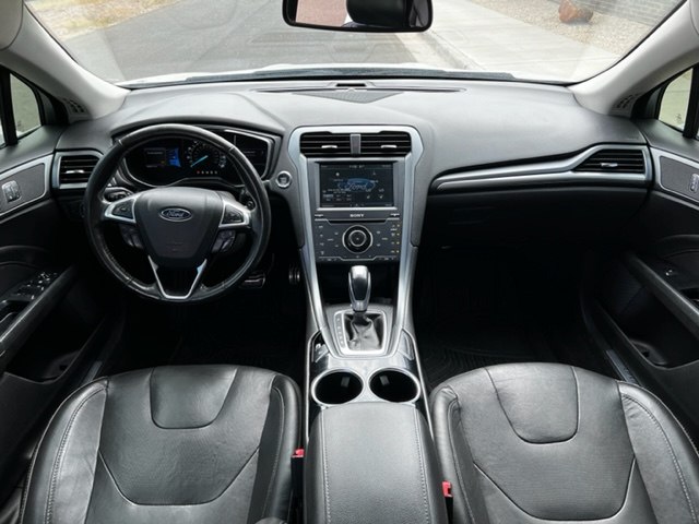 Photo 9 of this FORD FUSION TITANIUM