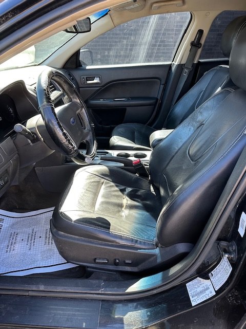 Photo 7 of this FORD FUSION SEL