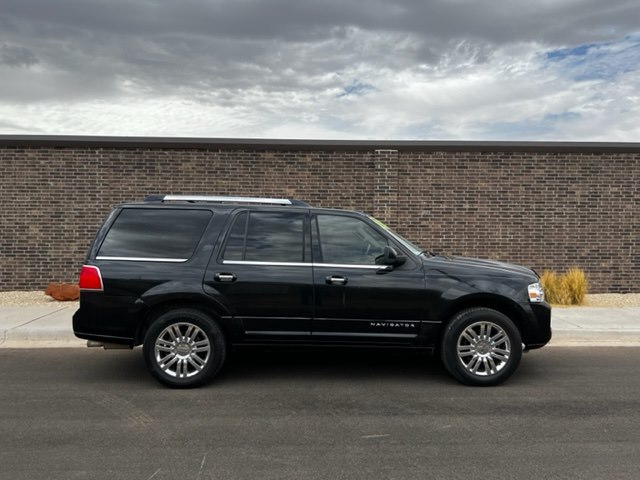 Photo 5 of this LINCOLN NAVIGATOR
