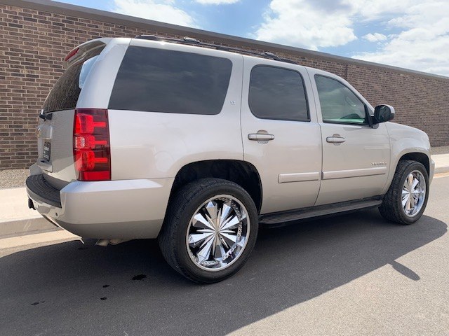 Photo 6 of this CHEVROLET TAHOE LT