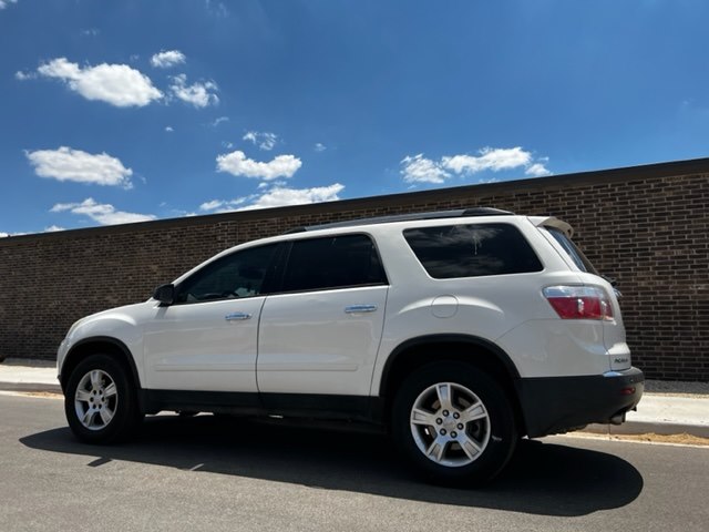 Photo 3 of this GMC ACADIA SLE