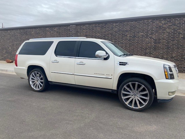 Photo 4 of this CADILLAC ESCALADE ESV