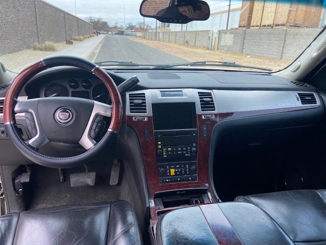 Photo 10 of this CADILLAC ESCALADE ESV