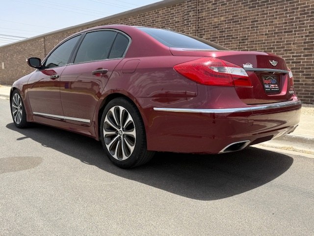 Photo 3 of this HYUNDAI GENESIS