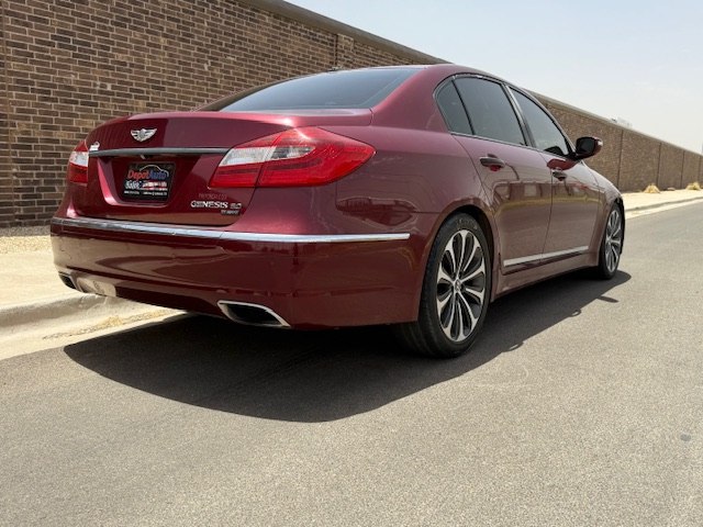 Photo 6 of this HYUNDAI GENESIS