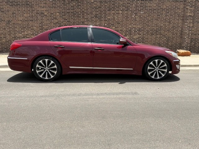 Photo 5 of this HYUNDAI GENESIS