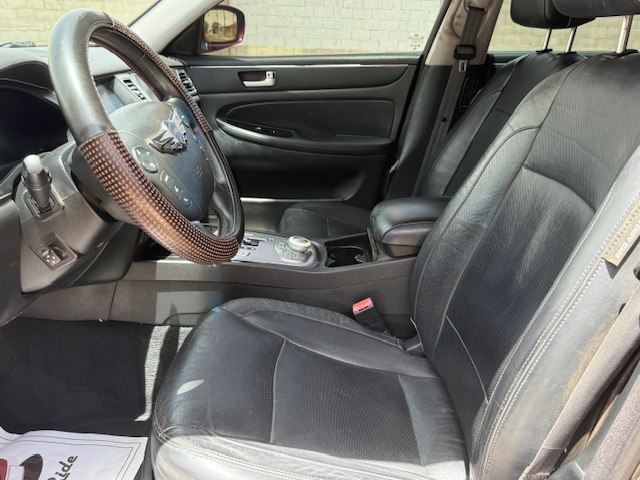Photo 7 of this HYUNDAI GENESIS
