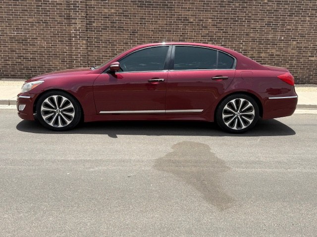 Photo 2 of this HYUNDAI GENESIS