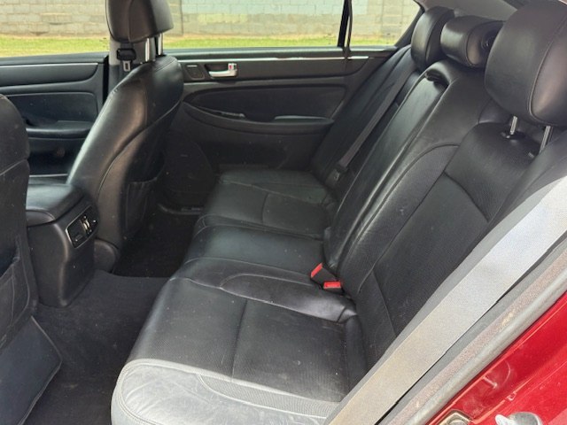 Photo 8 of this HYUNDAI GENESIS