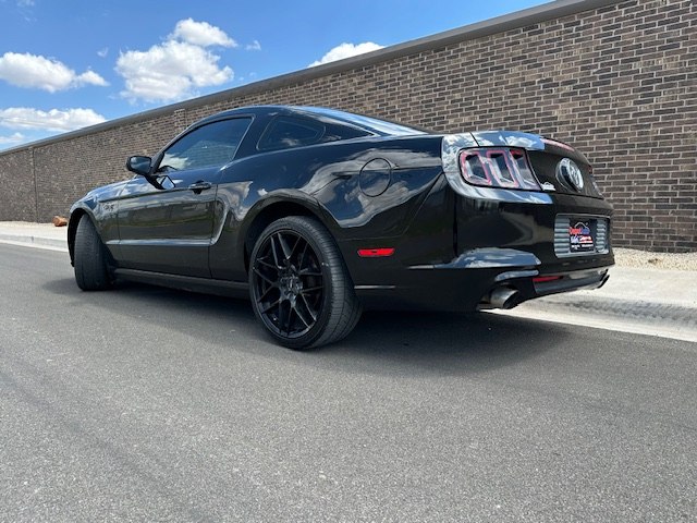 Photo 3 of this FORD MUSTANG