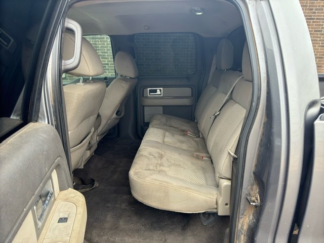 Photo 8 of this FORD F150 4WD