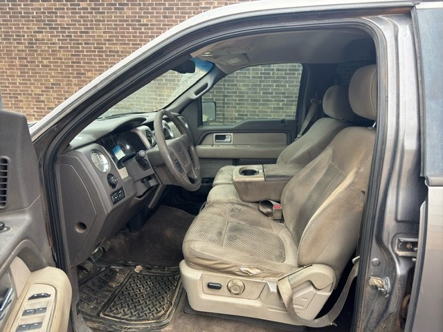 Photo 7 of this FORD F150 4WD