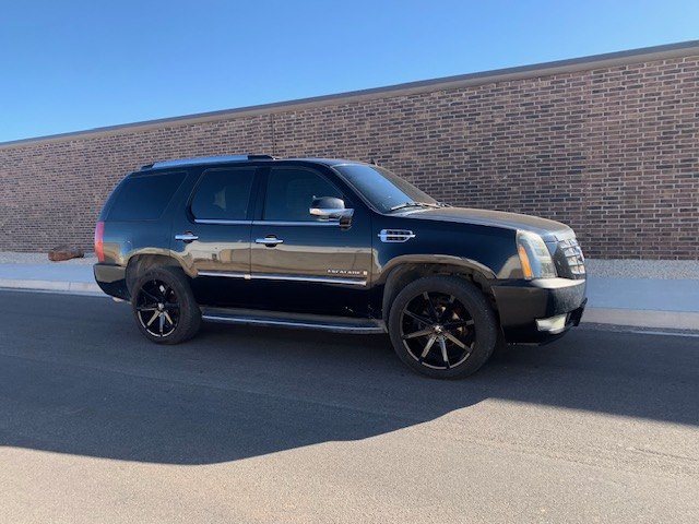 Photo 4 of this CADILLAC ESCALADE