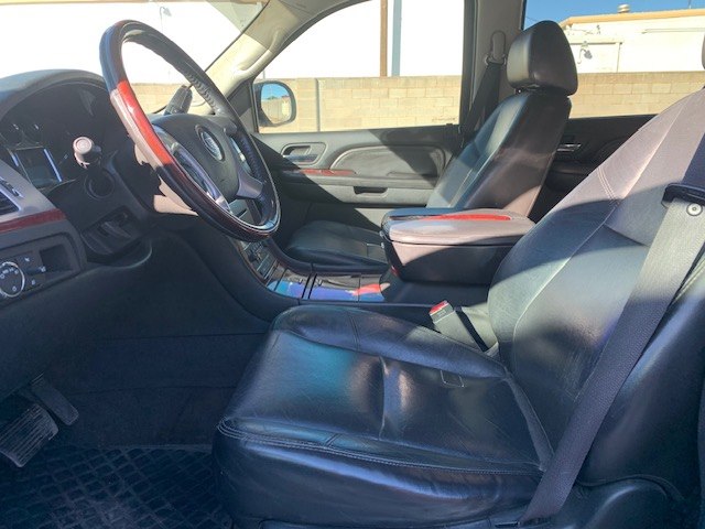 Photo 7 of this CADILLAC ESCALADE