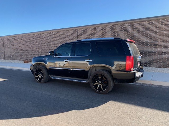 Photo 3 of this CADILLAC ESCALADE