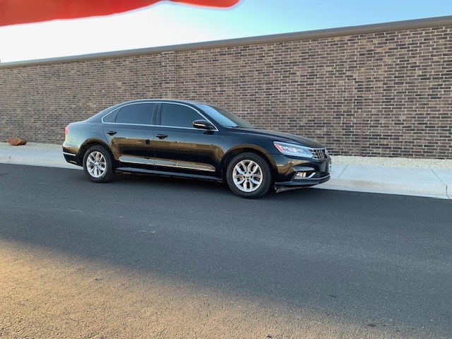 Photo 4 of this VOLKSWAGEN PASSAT S