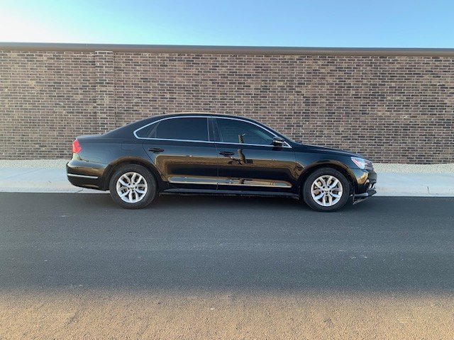 Photo 5 of this VOLKSWAGEN PASSAT S