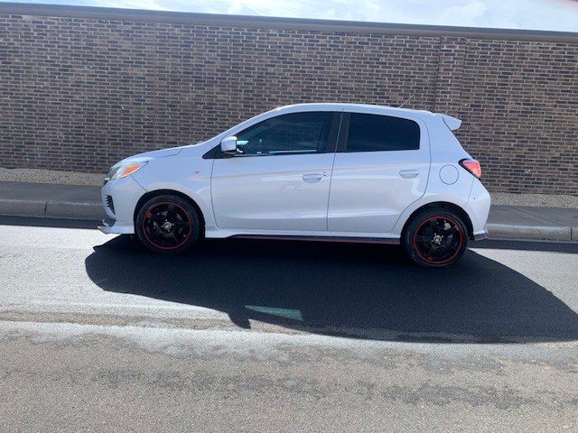 Photo 2 of this MITSUBISHI MIRAGE