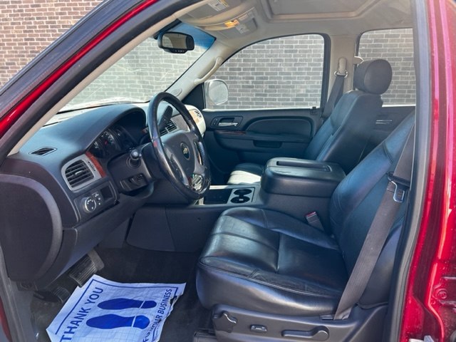 Photo 7 of this CHEVROLET TAHOE