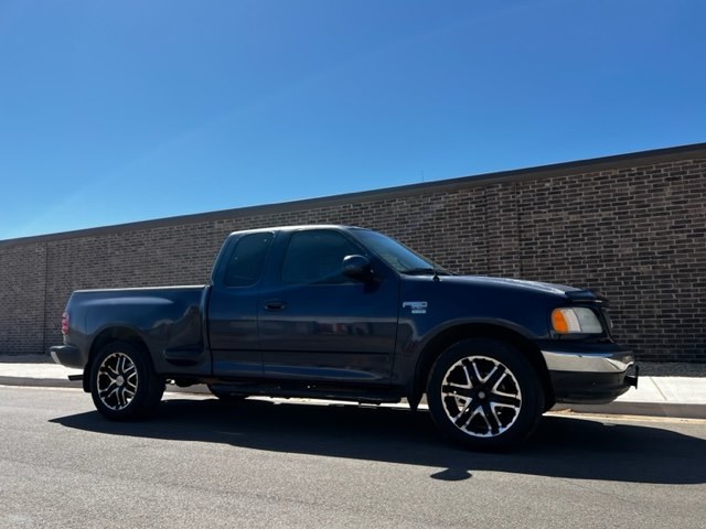 Photo 4 of this FORD F-150