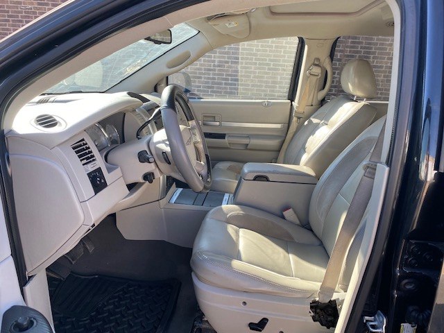 Photo 7 of this CHRYSLER ASPEN LIMITED