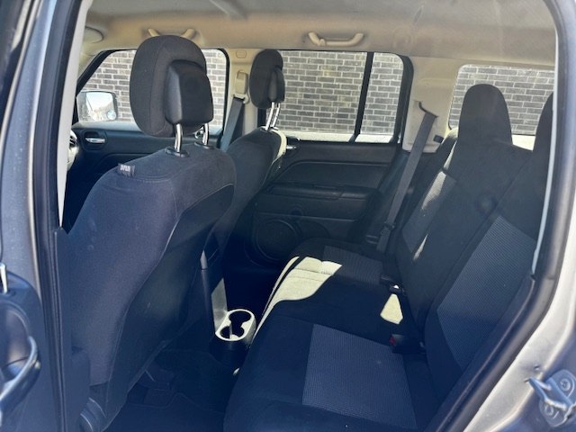Photo 8 of this JEEP PATRIOT