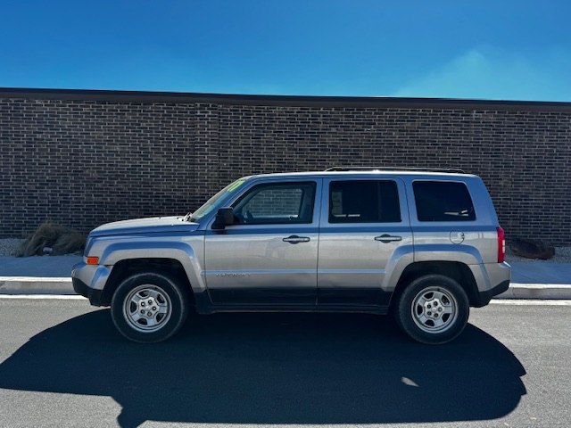 Photo 2 of this JEEP PATRIOT