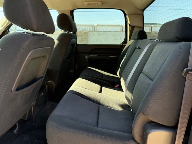 Photo 7 of this GMC SIERRA