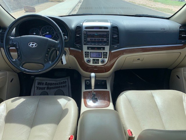 Photo 9 of this HYUNDAI SANTA FE