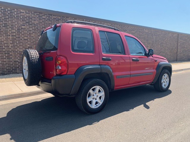 Photo 6 of this JEEP LIBERTY