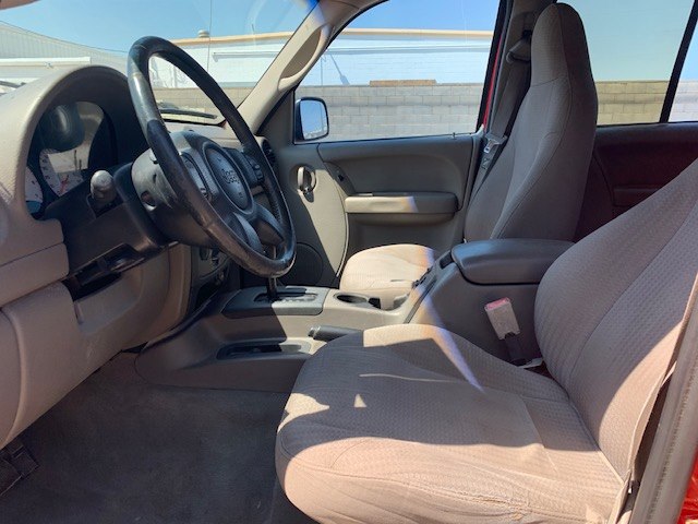Photo 7 of this JEEP LIBERTY