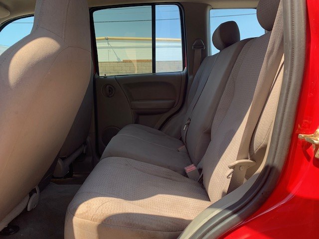 Photo 8 of this JEEP LIBERTY